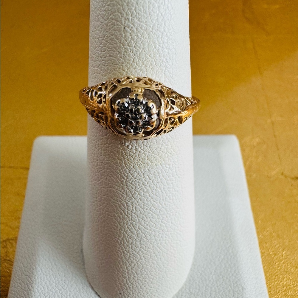 10K Yellow Gold Diamonds Open Filigree Ring size 6.5